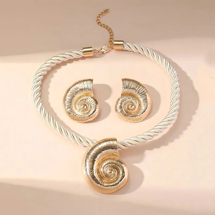 Savona Ocean Spiral Shell Necklace & Rope Chain Jewelry Set
