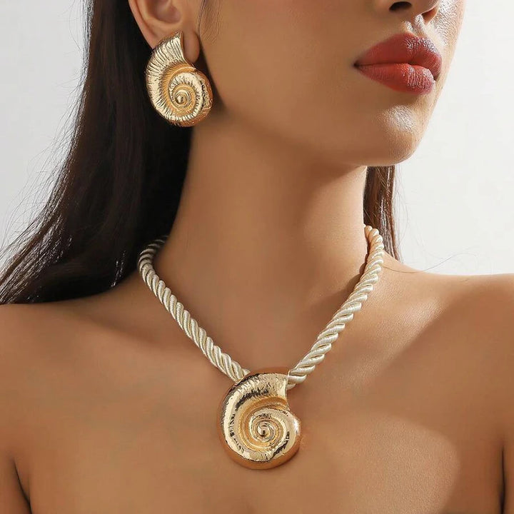 Savona Ocean Spiral Shell Necklace & Rope Chain Jewelry Set