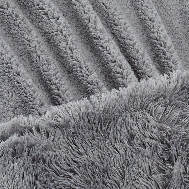 Faux Fur Throw Blanket – Plush Soft Cozy Blanket | Savona