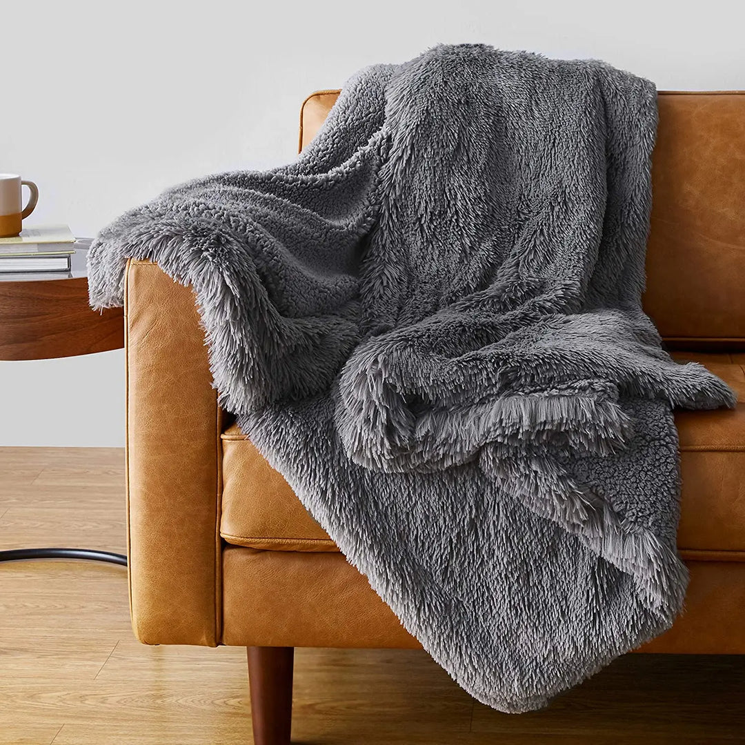 Faux Fur Throw Blanket – Plush Soft Cozy Blanket | Savona