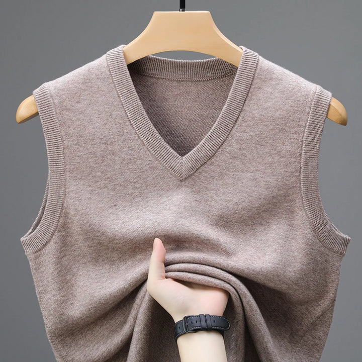 Wool Vest – Men's V-Neck Sweater Vest | Savoni