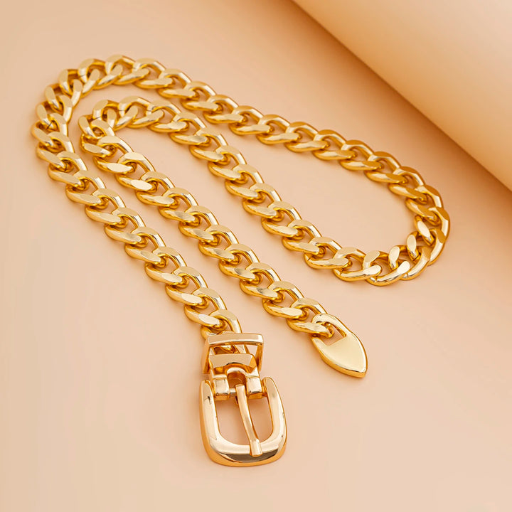 Savona Curb Link Necklace with Buckle Centerpiece